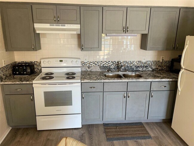Building Photo - 4358 Tahitian Gardens Cir