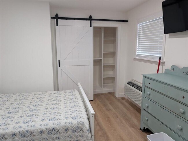 Building Photo - 53 Winnapaug Rd