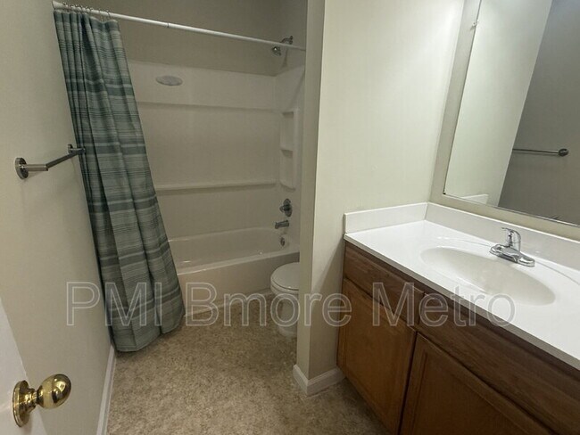 Building Photo - 2615 Huron St