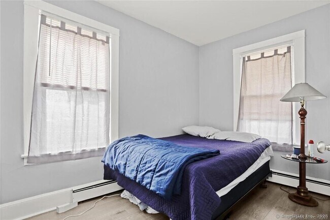 Building Photo - 116 Medford St