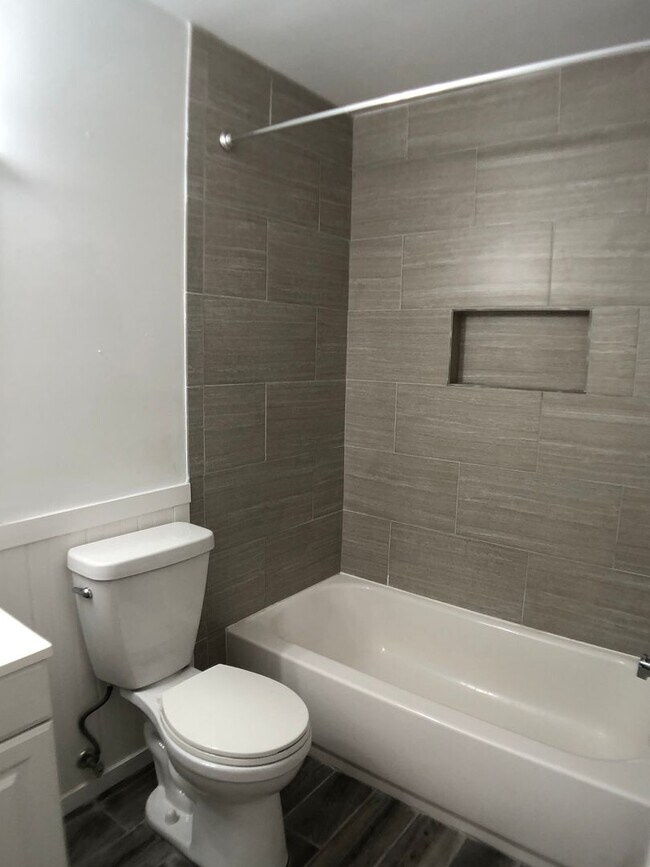 Building Photo - Countryside Cutie