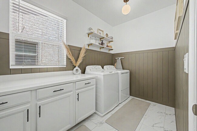 Building Photo - Upgraded 4 bedroom home in Skye Canyon gated community!