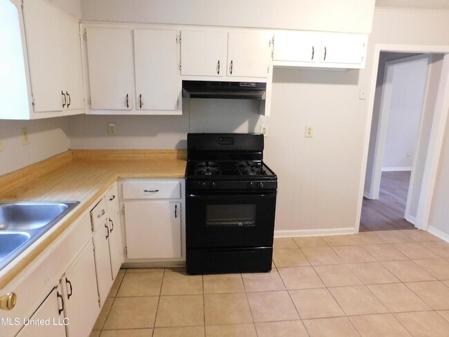 Building Photo - 285 Maidelle Cove