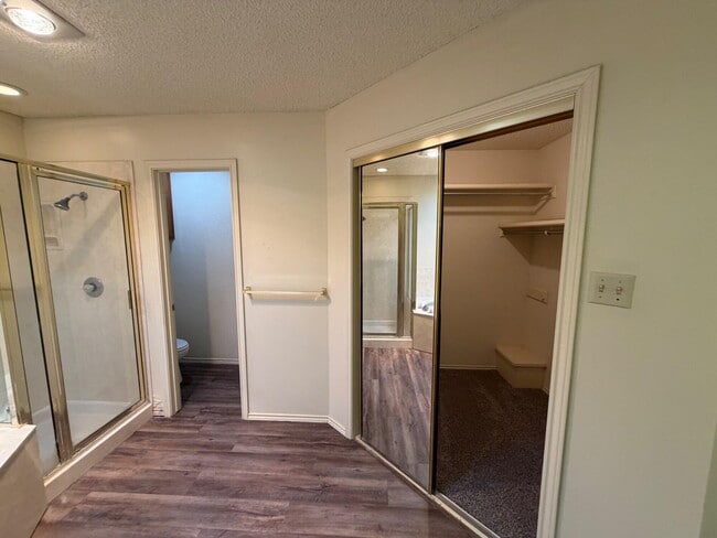 Building Photo - 5806 78th St