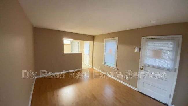 Building Photo - 1326 Campbell Ave