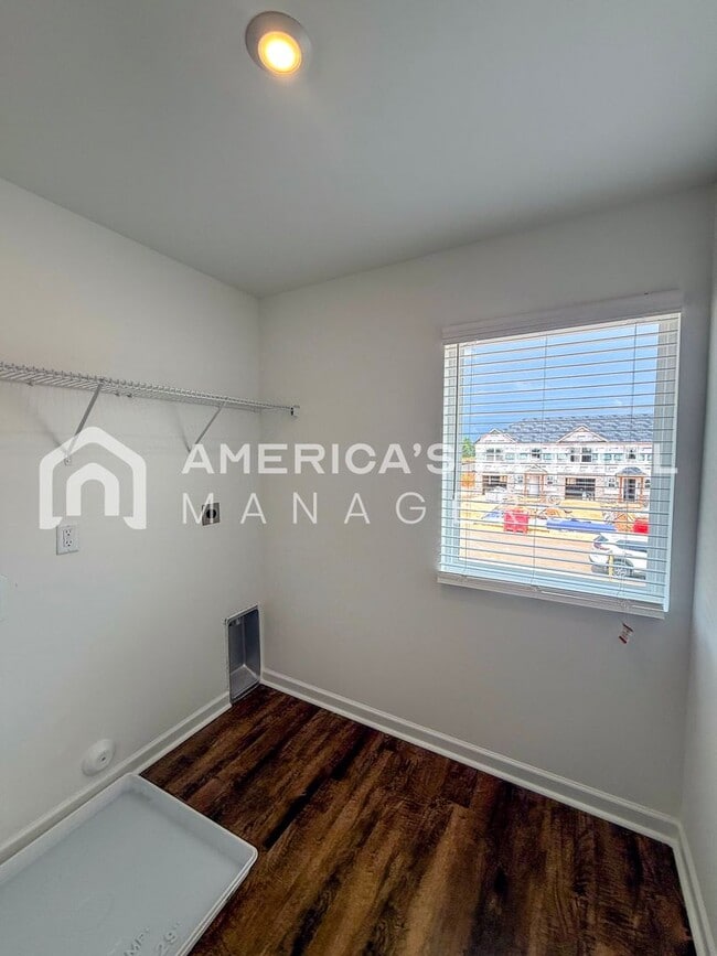 Building Photo - Home for rent in Lincoln! Available to View Now!!!
