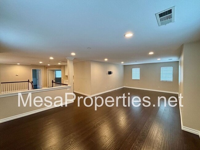 Building Photo - 15471 American Way