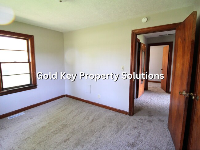 Building Photo - NORTH ANDERSON 3 BR 1 BA Brick Ranch with Central Air and Garage (NO SECTION 8)