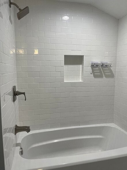 Building Photo - 22 Bowstring Way