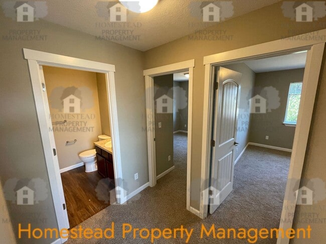 Building Photo - 1410-1412 Marigold Dr