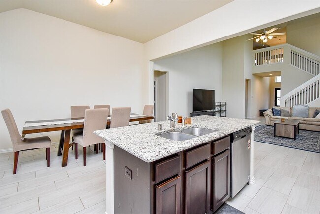 Building Photo - 32903 Silver Mdw Wy