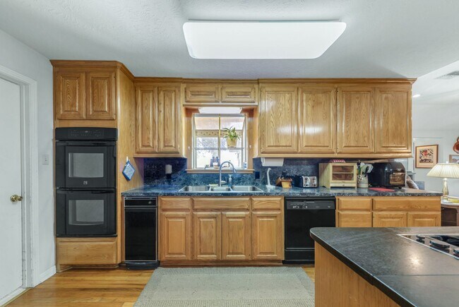 Building Photo - 4269 Wilcox Ln