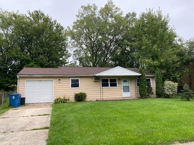 Building Photo - 3 Bedroom Ranch Home