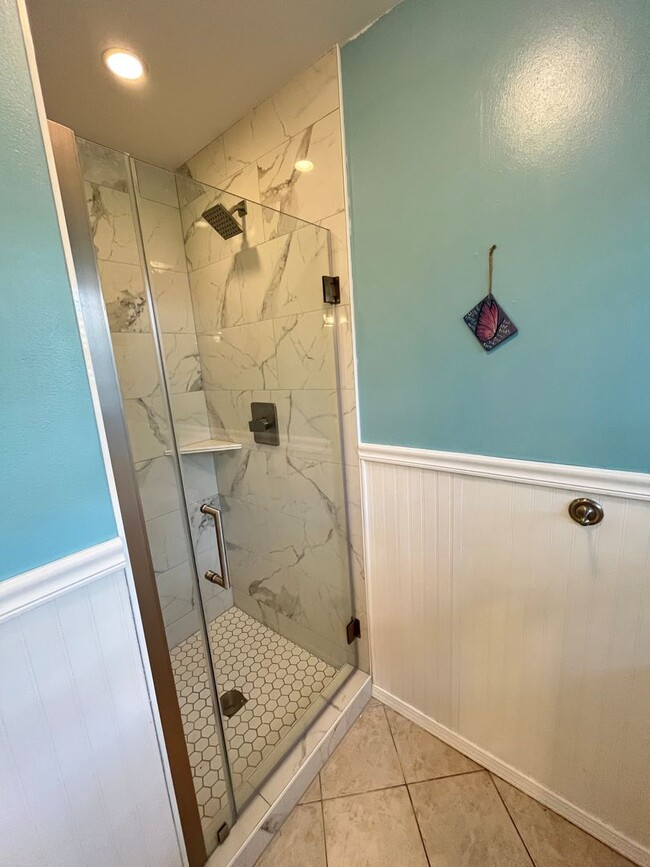Building Photo - Superb 3 bedroom 2.5 bath home in Springda...