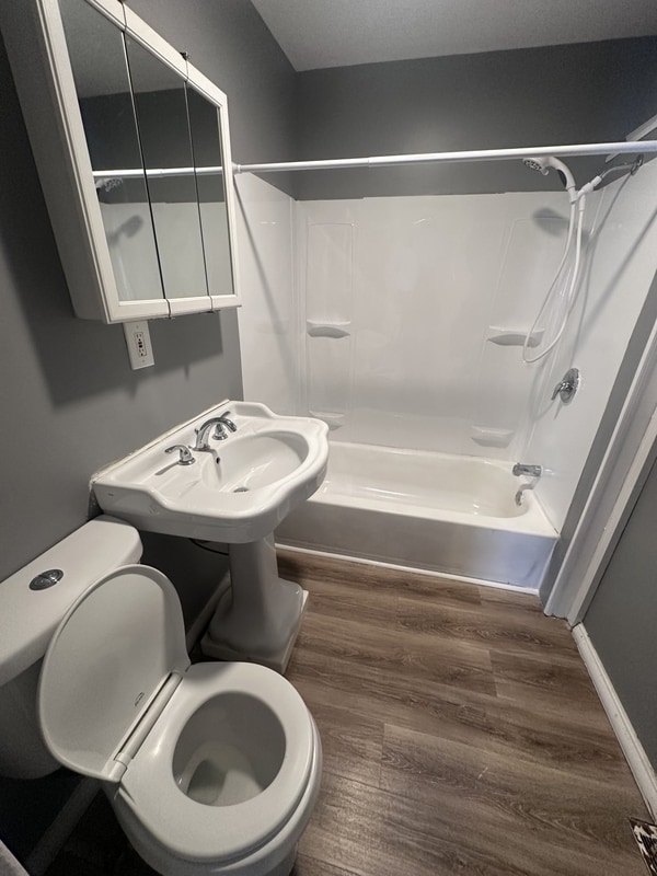 Building Photo - 3414 Daisy Ave