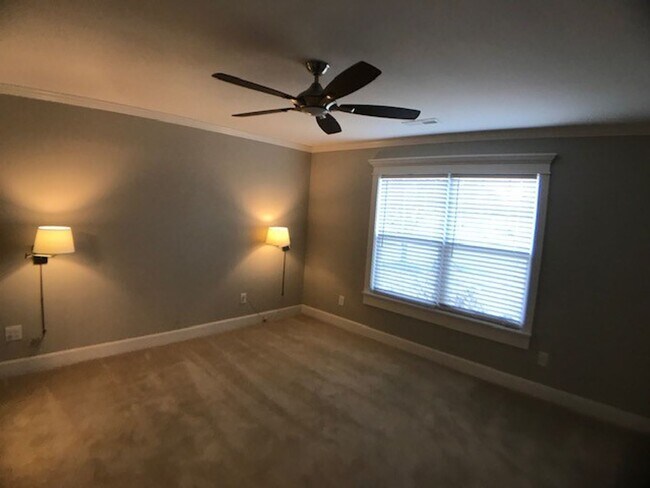 Building Photo - 111 Hunter Landing Dr