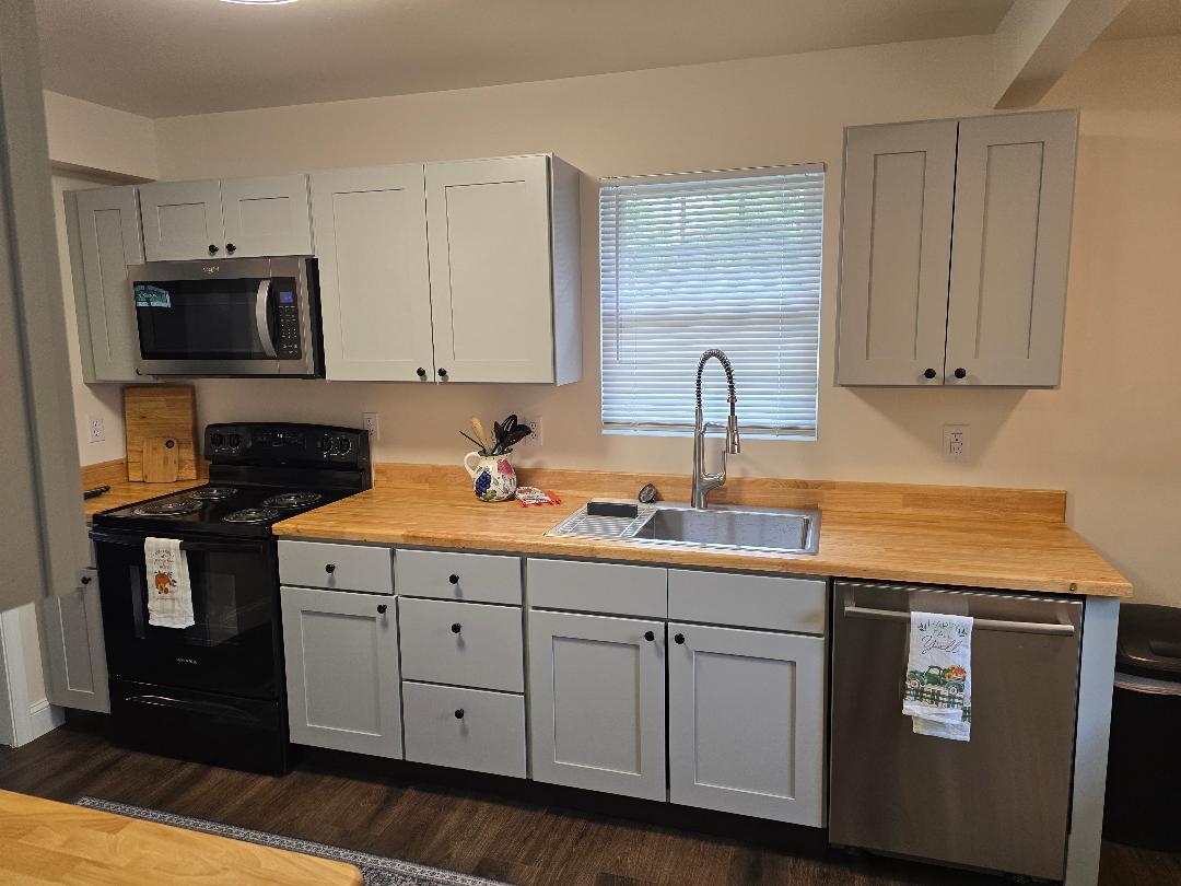 Building Photo - 4105 S Westnedge Ave