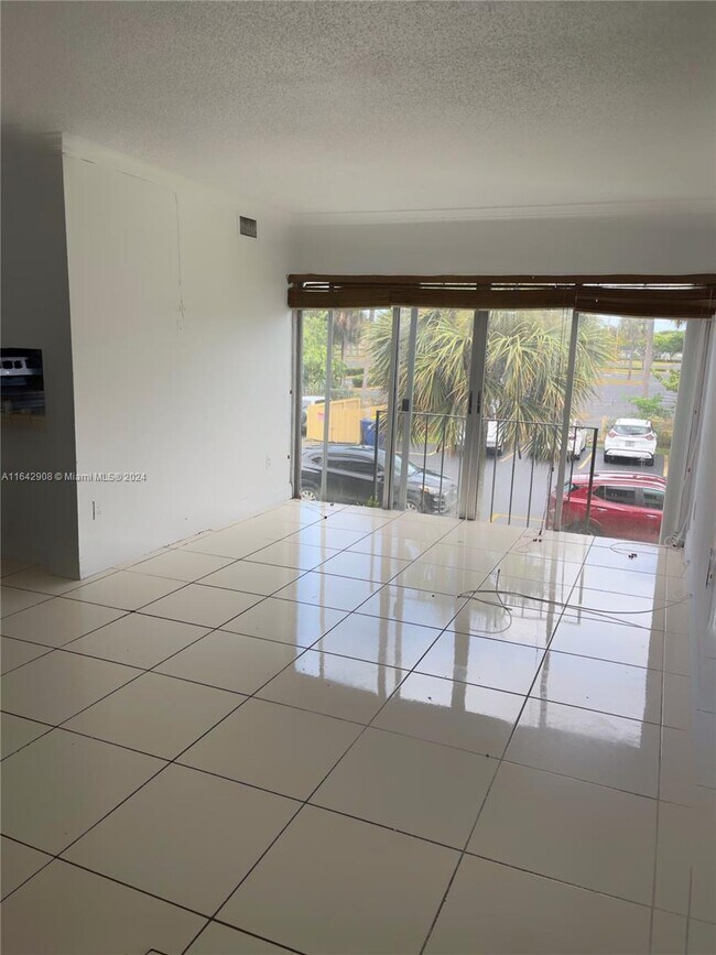 Primary Photo - 9301 SW 4th St