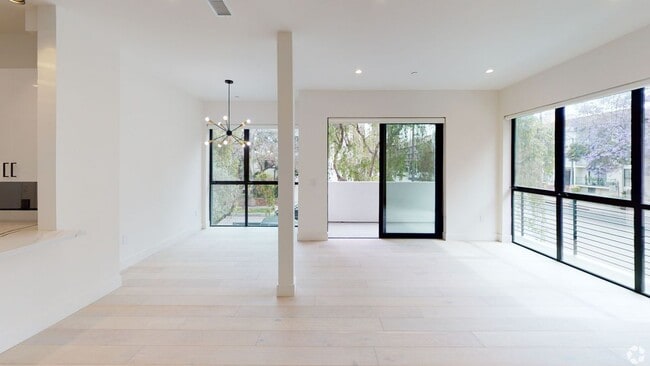 Building Photo - 105 S Doheny Dr