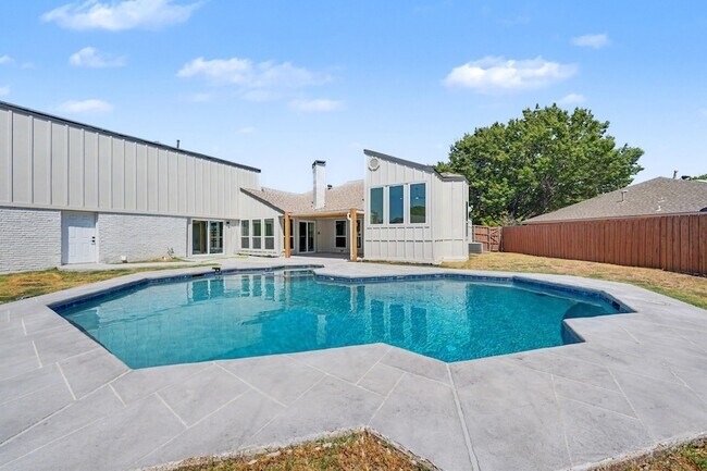 Building Photo - 4001 Bullock Dr