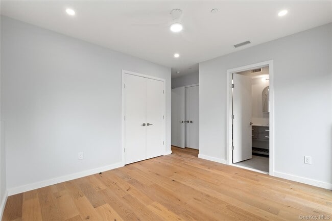 Building Photo - 46 Hudson St