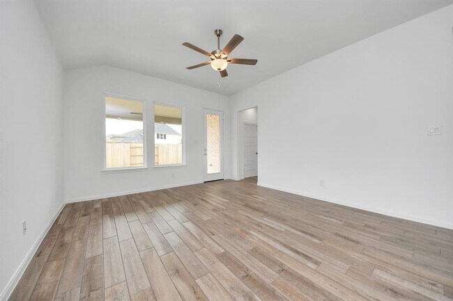 Building Photo - 7314 Blue Gentiana Ln