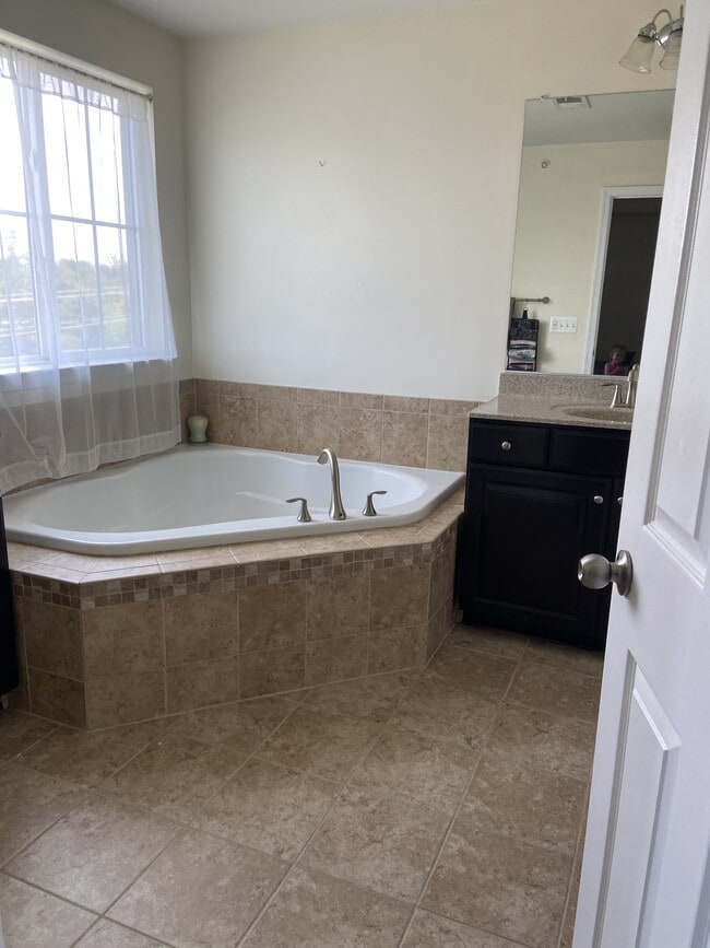 Building Photo - 24640 Jackalope Terrace