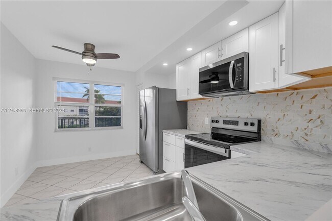 Building Photo - 12950 SW 13th St