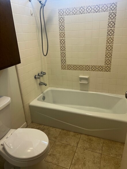 Building Photo - 1132 Meta St