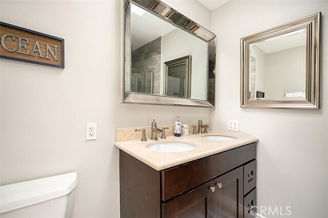 Building Photo - 967 Oriole Dr