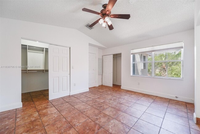 Building Photo - 1551 Seagrape Way