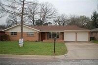 Building Photo - 1133 Valley View Dr