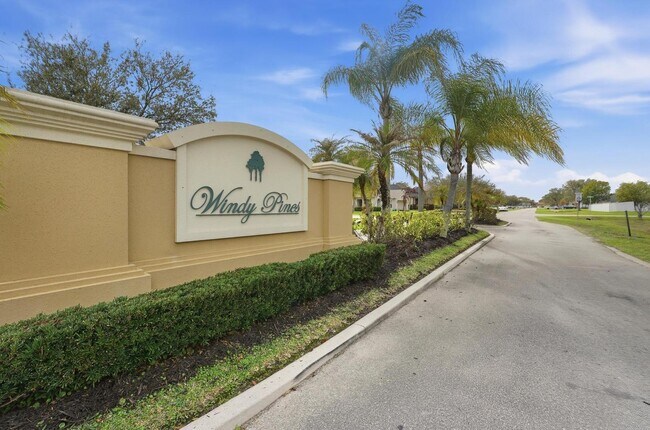 Building Photo - 5923 NW Brianna Ct