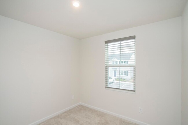 Building Photo - Beautiful Townhome in Antioch!