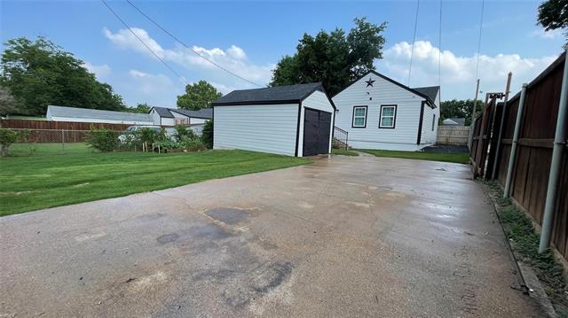 Building Photo - 2931 Ivandell Ave