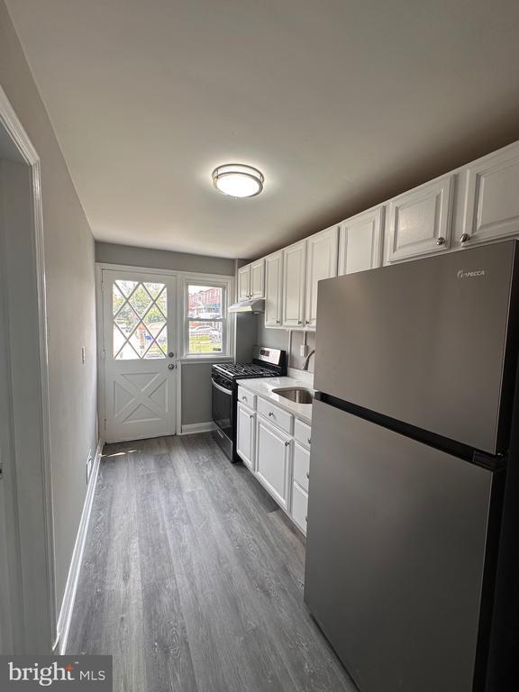 Building Photo - 3725-FLOOR-3725-FLOO1 Bonview Ave