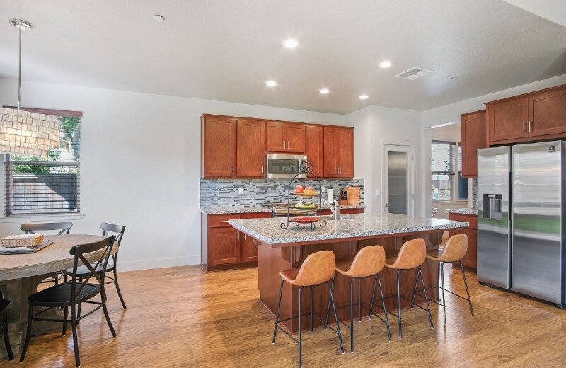 Building Photo - 602 Criolla Dr