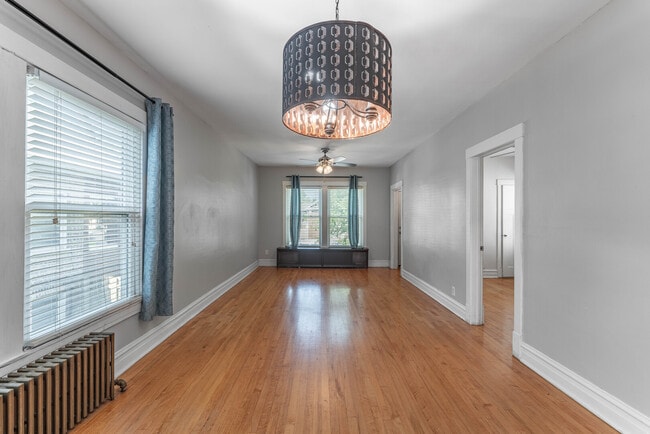 Building Photo - 1327 S Harvey Ave