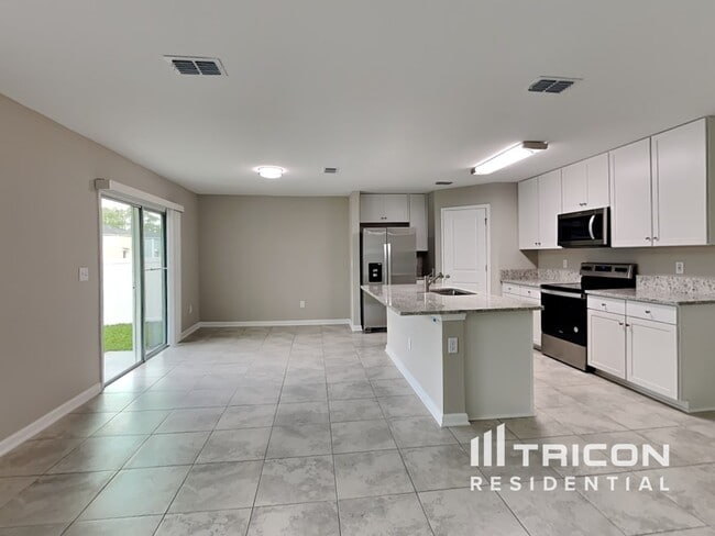 Building Photo - 10231 Old Dixie Hwy