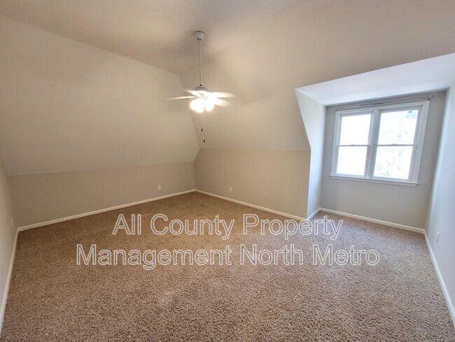 Building Photo - 6325 Hampton Highlands Dr