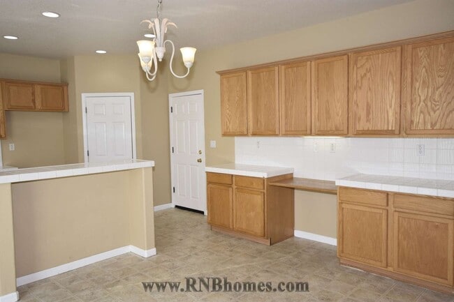 Building Photo - 12 Amarillo Ct