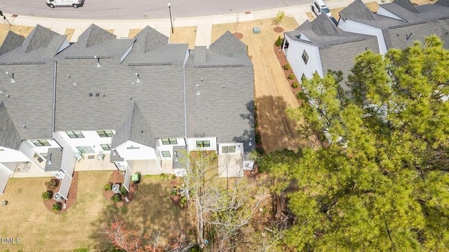 Building Photo - 745 Putney Hl Rd