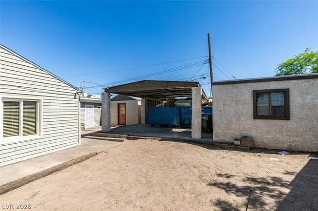 Building Photo - 5 Mallory St