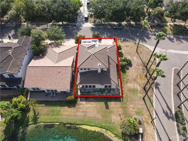 Building Photo - 3101 Santa Rita St