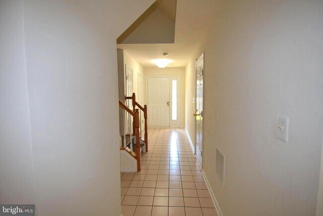 Building Photo - 6340 Demme Pl