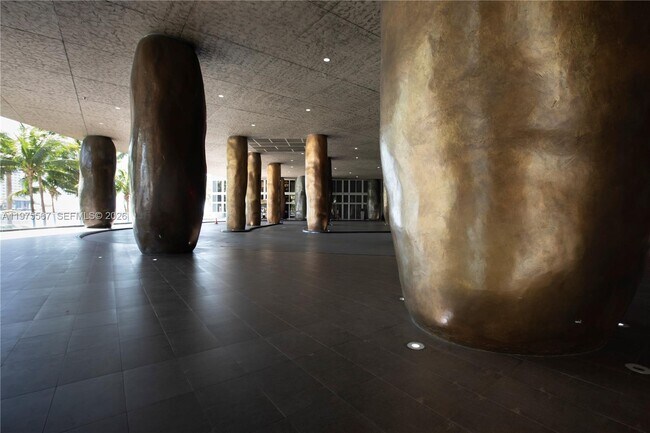 Building Photo - 475 Brickell Ave