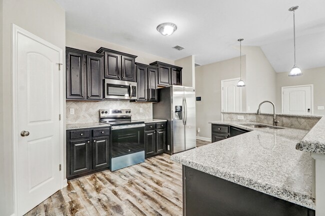 Building Photo - 228 Planters Ridge Dr