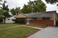 Building Photo - North College Hill 4 Bedroom with Covered Patio