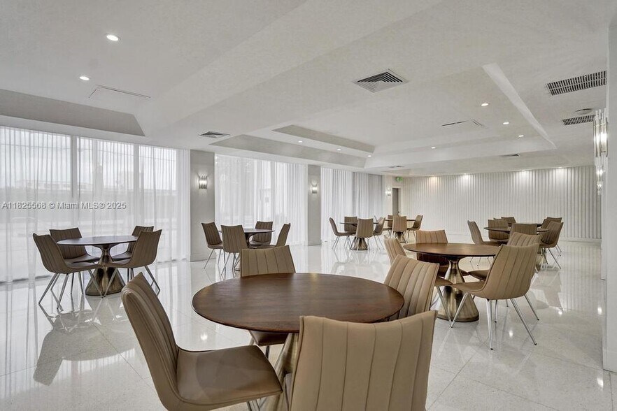 Building Photo - 6450 Collins Ave