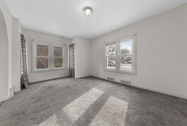 Building Photo - 1 bedroom 1 bath apartment